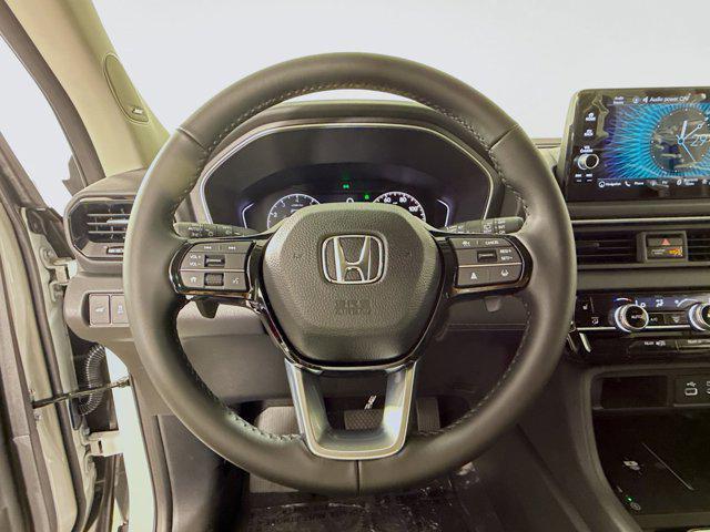 new 2025 Honda Pilot car, priced at $49,510