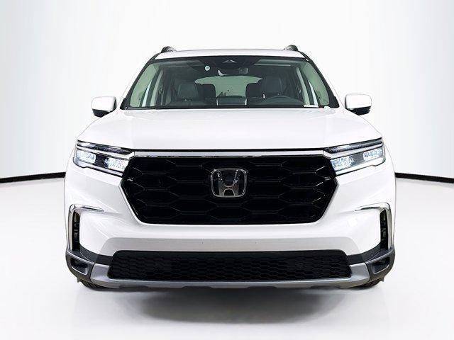 new 2025 Honda Pilot car, priced at $50,147