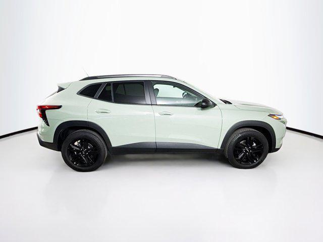 used 2025 Chevrolet Trax car, priced at $23,028