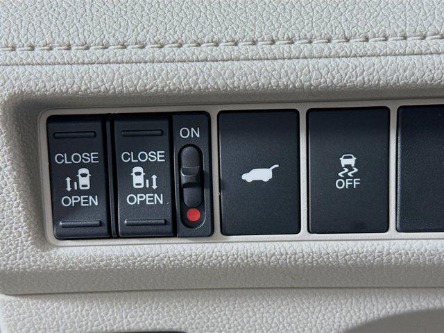 new 2026 Honda Odyssey car, priced at $44,885