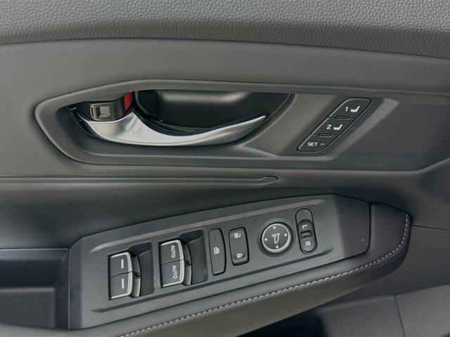 new 2025 Honda Accord Hybrid car, priced at $35,414