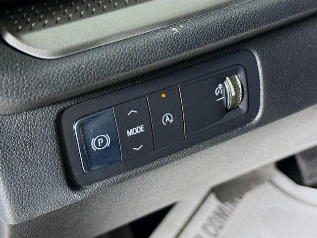used 2025 Chevrolet Traverse car, priced at $36,363