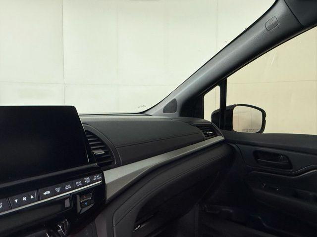 used 2025 Honda Odyssey car, priced at $37,990