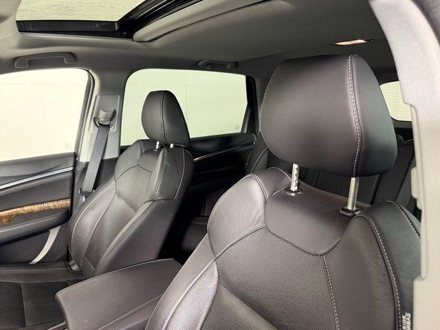 used 2019 Acura MDX car, priced at $23,918