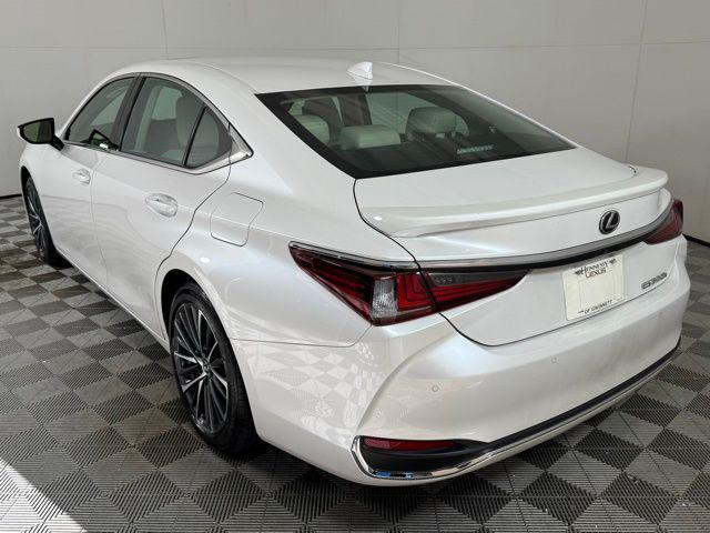used 2025 Lexus ES 300h car, priced at $44,890
