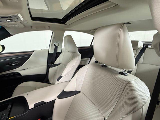 used 2025 Lexus ES 300h car, priced at $44,890