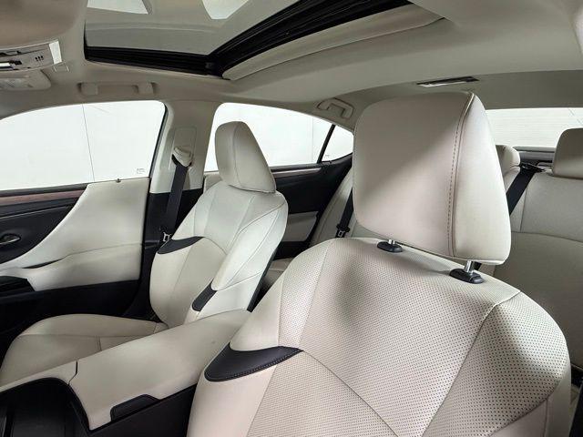used 2025 Lexus ES 300h car, priced at $44,890