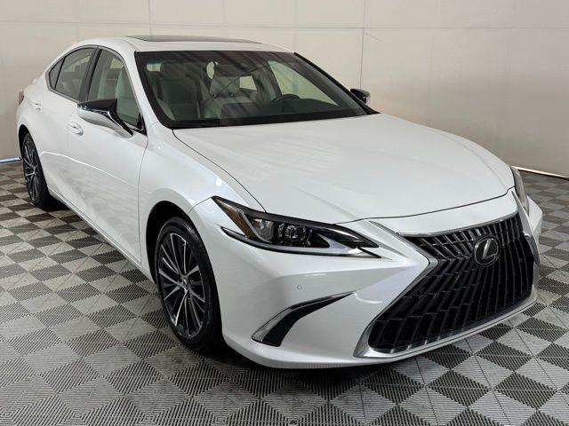 used 2025 Lexus ES 300h car, priced at $44,890