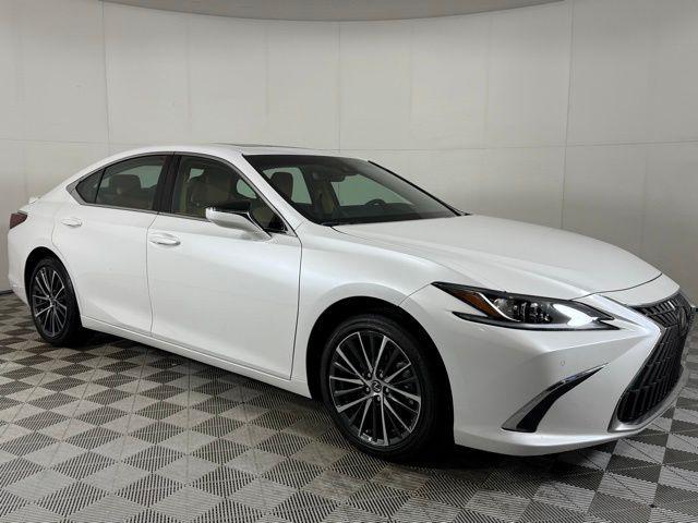 used 2025 Lexus ES 300h car, priced at $45,790