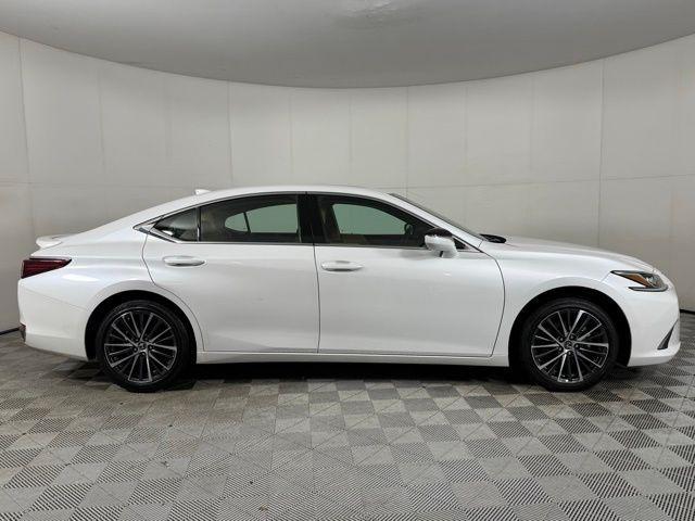 used 2025 Lexus ES 300h car, priced at $45,790