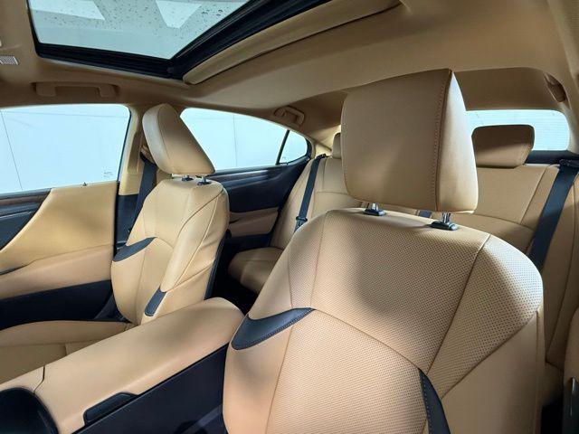 used 2025 Lexus ES 300h car, priced at $45,790