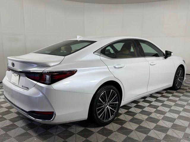 used 2025 Lexus ES 300h car, priced at $45,790