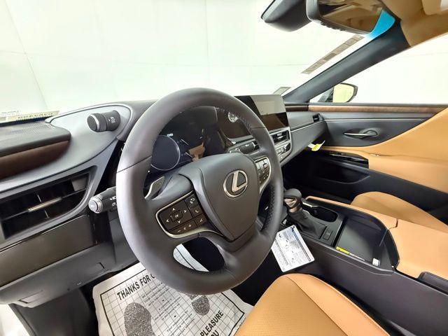 new 2025 Lexus ES 350 car, priced at $48,684