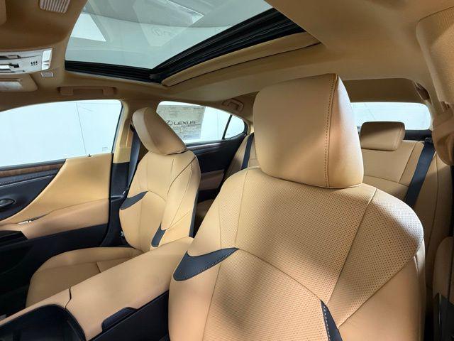 new 2025 Lexus ES 350 car, priced at $48,684
