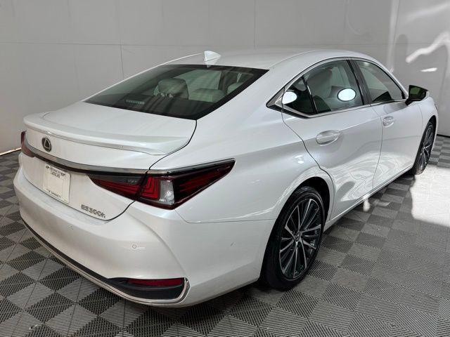 used 2025 Lexus ES 300h car, priced at $43,990