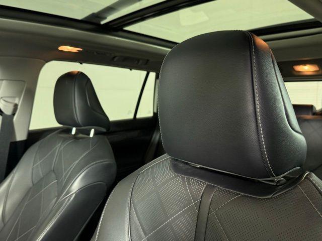 used 2021 Toyota Highlander car, priced at $34,990