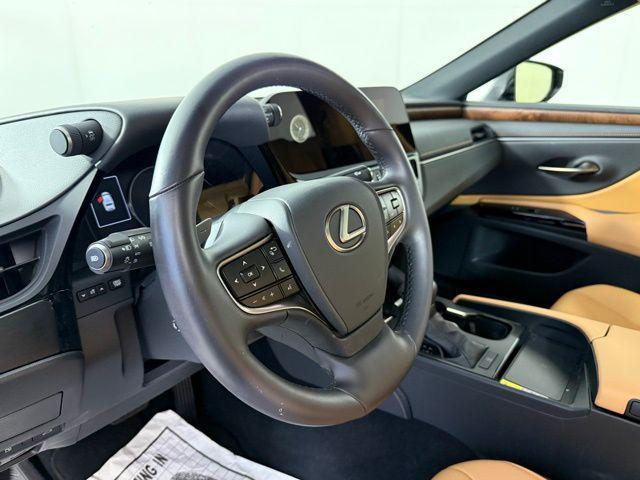 used 2025 Lexus ES 350 car, priced at $45,990
