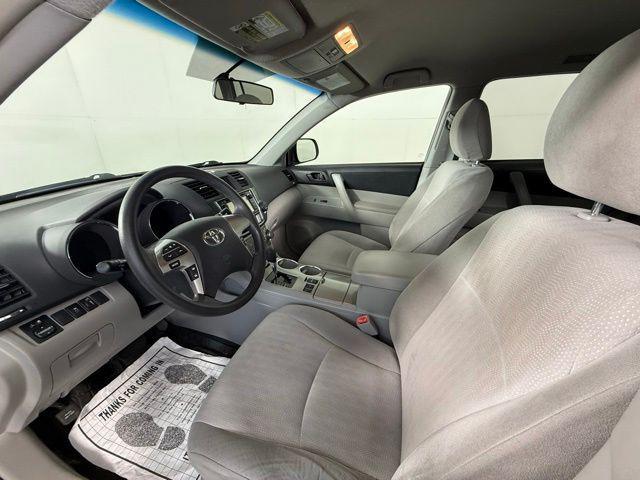 used 2013 Toyota Highlander car, priced at $17,018