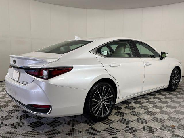 used 2025 Lexus ES 300h car, priced at $44,990