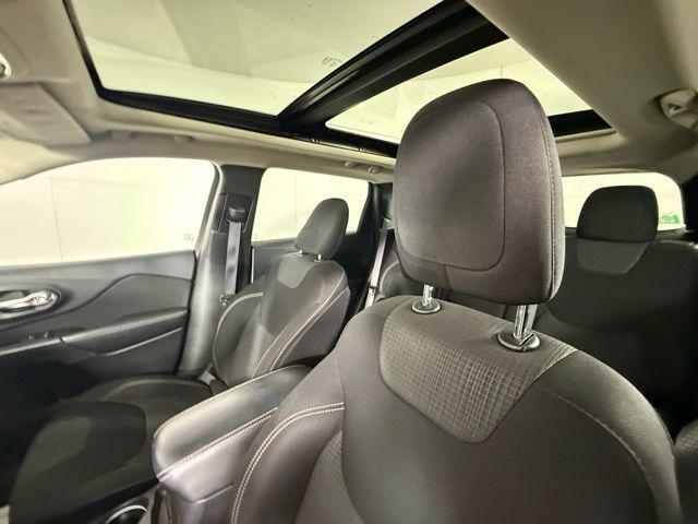 used 2015 Jeep Cherokee car, priced at $11,890