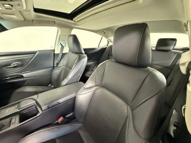 used 2022 Lexus ES 350 car, priced at $33,690