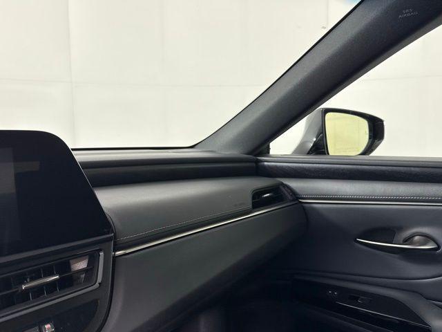 used 2022 Lexus ES 350 car, priced at $33,690