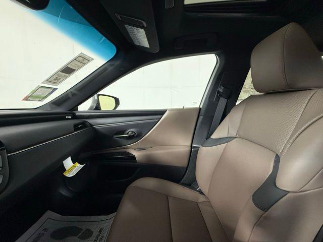 new 2025 Lexus ES 350 car, priced at $48,184