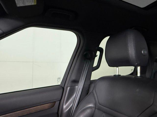 used 2020 Land Rover Discovery car, priced at $17,990