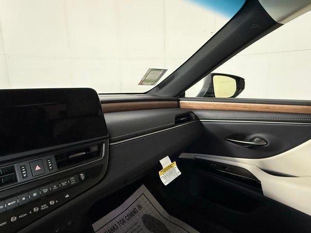 new 2025 Lexus ES 350 car, priced at $49,524