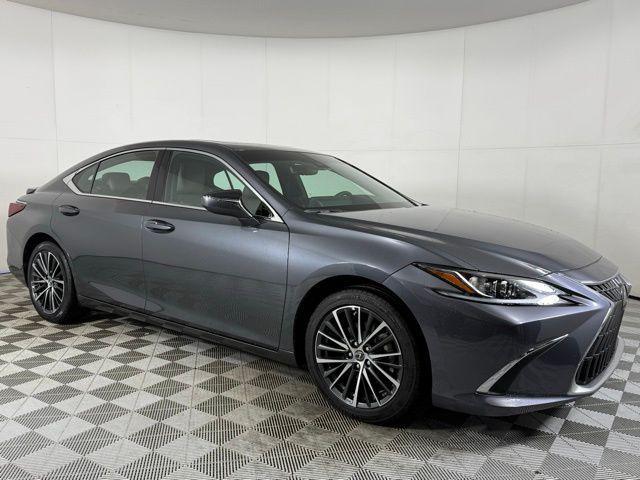 used 2025 Lexus ES 300h car, priced at $45,890