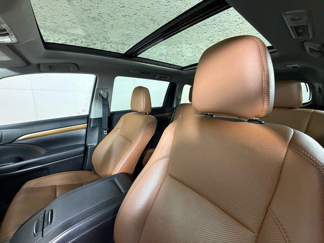 used 2018 Toyota Highlander car, priced at $20,690