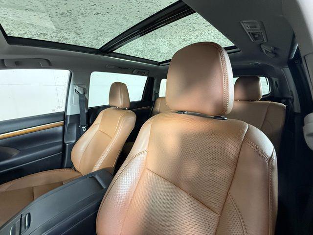 used 2018 Toyota Highlander car, priced at $20,690