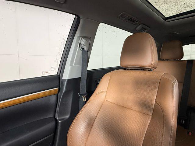 used 2018 Toyota Highlander car, priced at $20,690