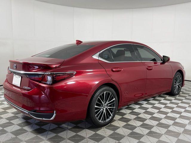 used 2022 Lexus ES 300h car, priced at $37,990