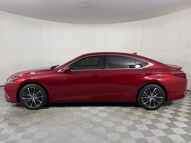 used 2022 Lexus ES 300h car, priced at $37,990