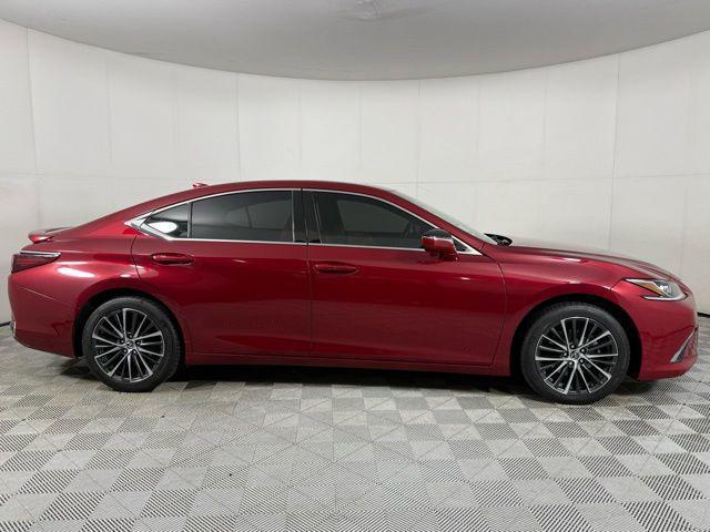 used 2022 Lexus ES 300h car, priced at $37,990