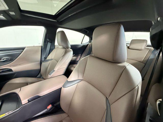 used 2025 Lexus ES 300h car, priced at $44,490