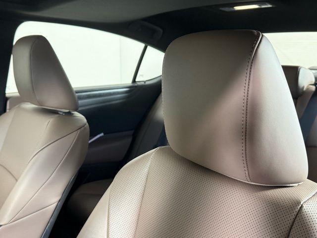 used 2025 Lexus ES 300h car, priced at $44,490