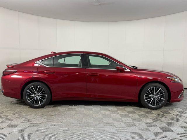 used 2025 Lexus ES 300h car, priced at $44,490