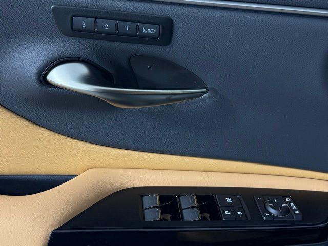 new 2025 Lexus ES 350 car, priced at $48,684