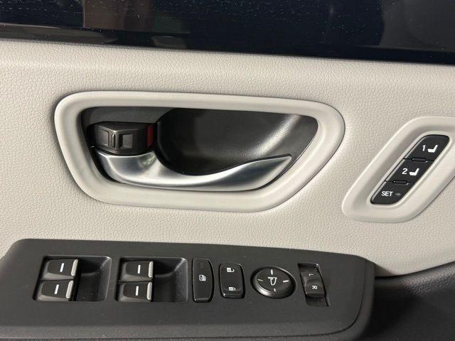 used 2025 Honda Pilot car, priced at $39,390