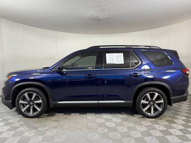 used 2025 Honda Pilot car, priced at $39,390