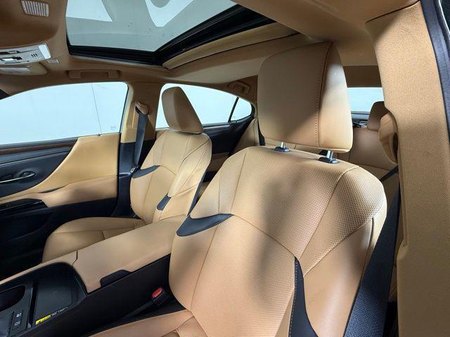 used 2025 Lexus ES 300h car, priced at $45,790