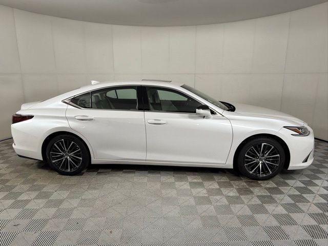 used 2025 Lexus ES 350 car, priced at $43,590