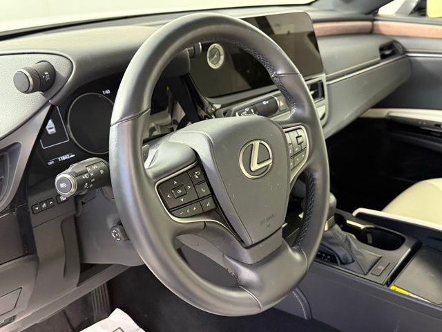 used 2025 Lexus ES 350 car, priced at $43,590