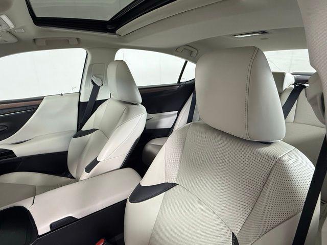 used 2025 Lexus ES 350 car, priced at $43,590