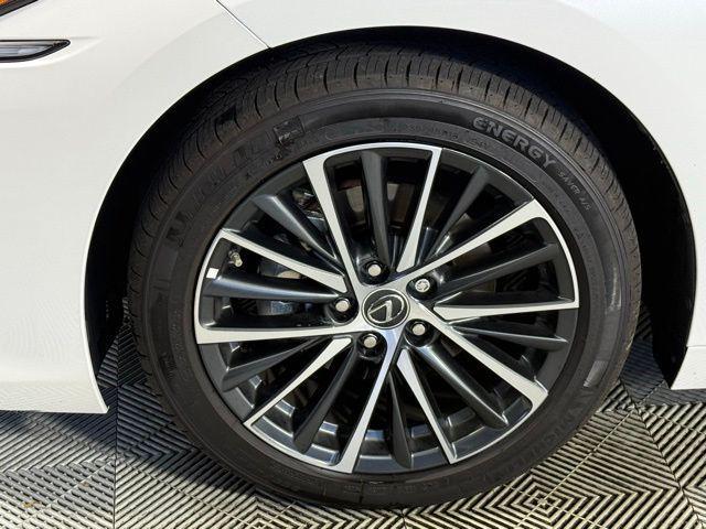 used 2025 Lexus ES 350 car, priced at $43,590