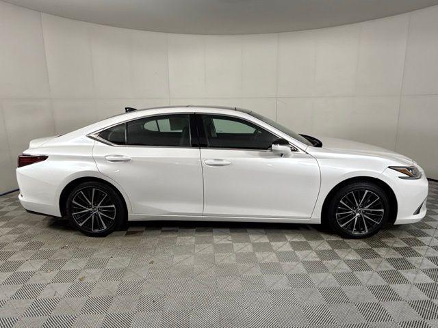 used 2024 Lexus ES 350 car, priced at $42,890