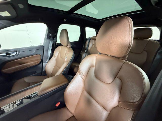 used 2023 Volvo XC60 car, priced at $28,990