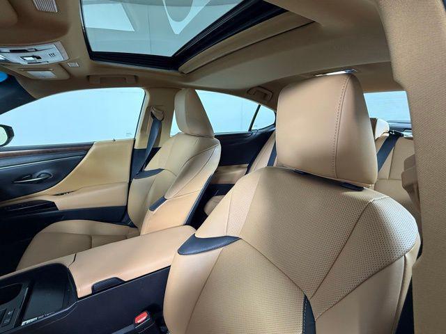 used 2024 Lexus ES 300h car, priced at $41,890
